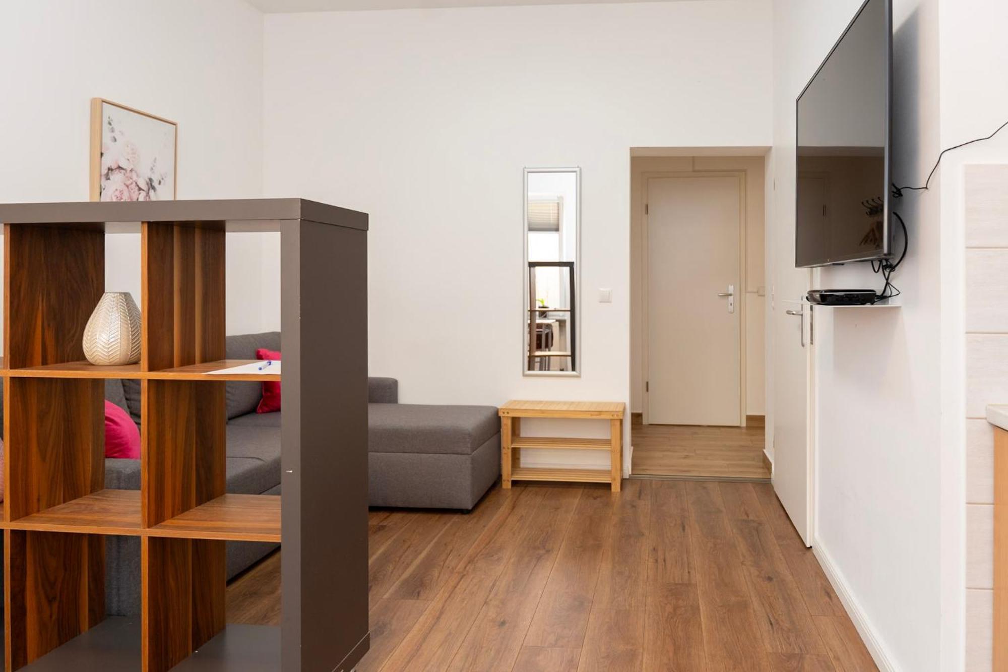 Cosy Nest - Apartment By Comfort Housing ฟัลเคนซี ภายนอก รูปภาพ