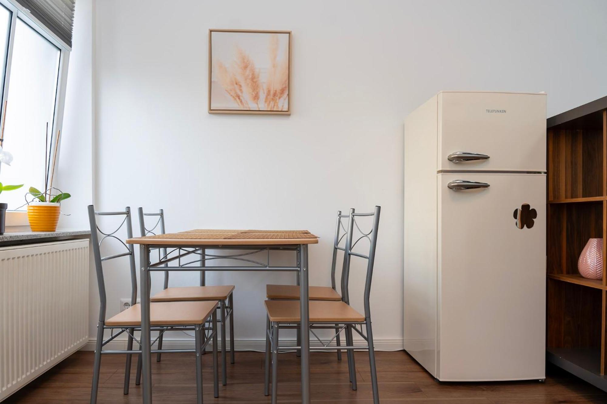Cosy Nest - Apartment By Comfort Housing ฟัลเคนซี ภายนอก รูปภาพ