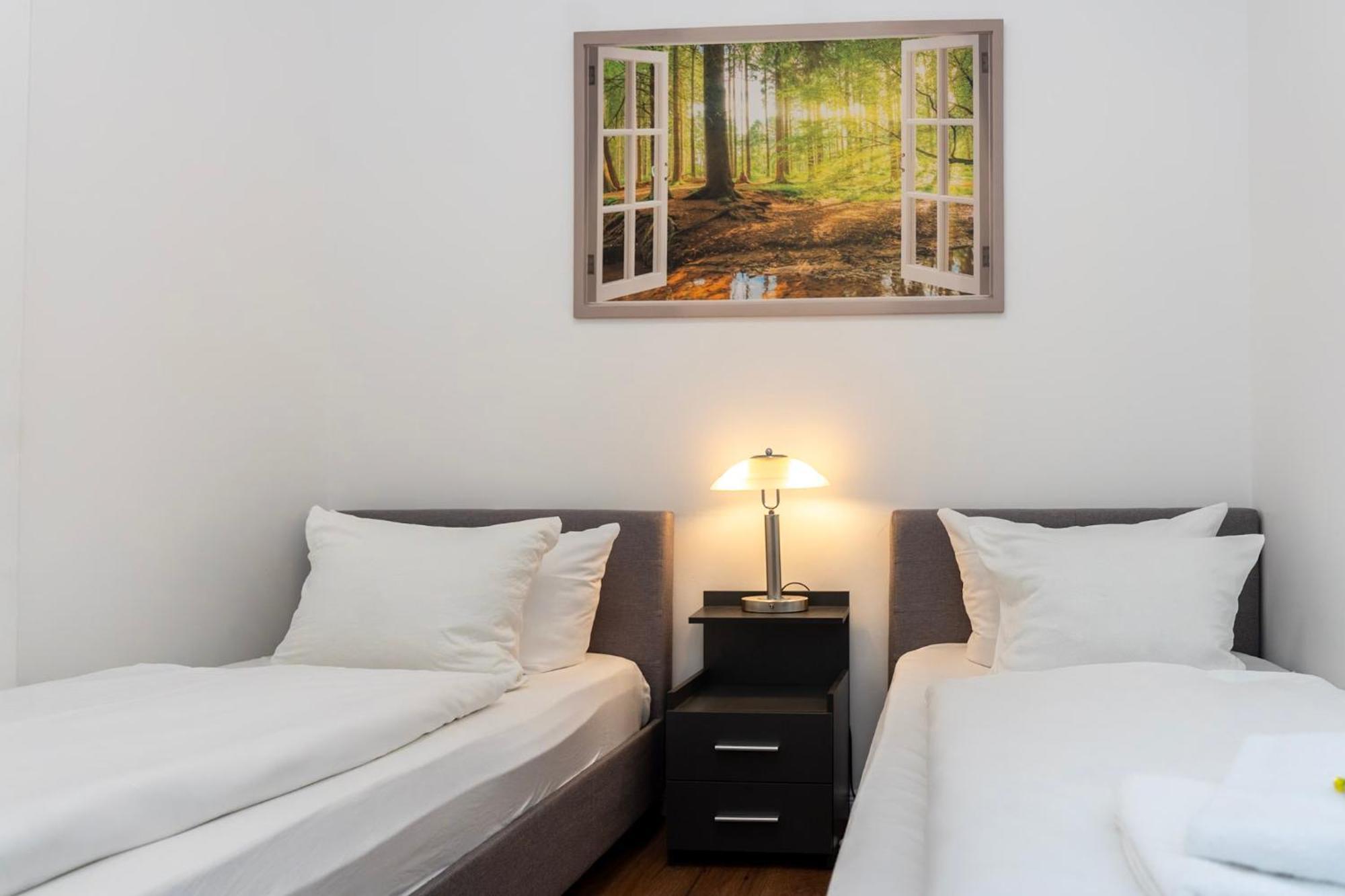 Cosy Nest - Apartment By Comfort Housing ฟัลเคนซี ภายนอก รูปภาพ